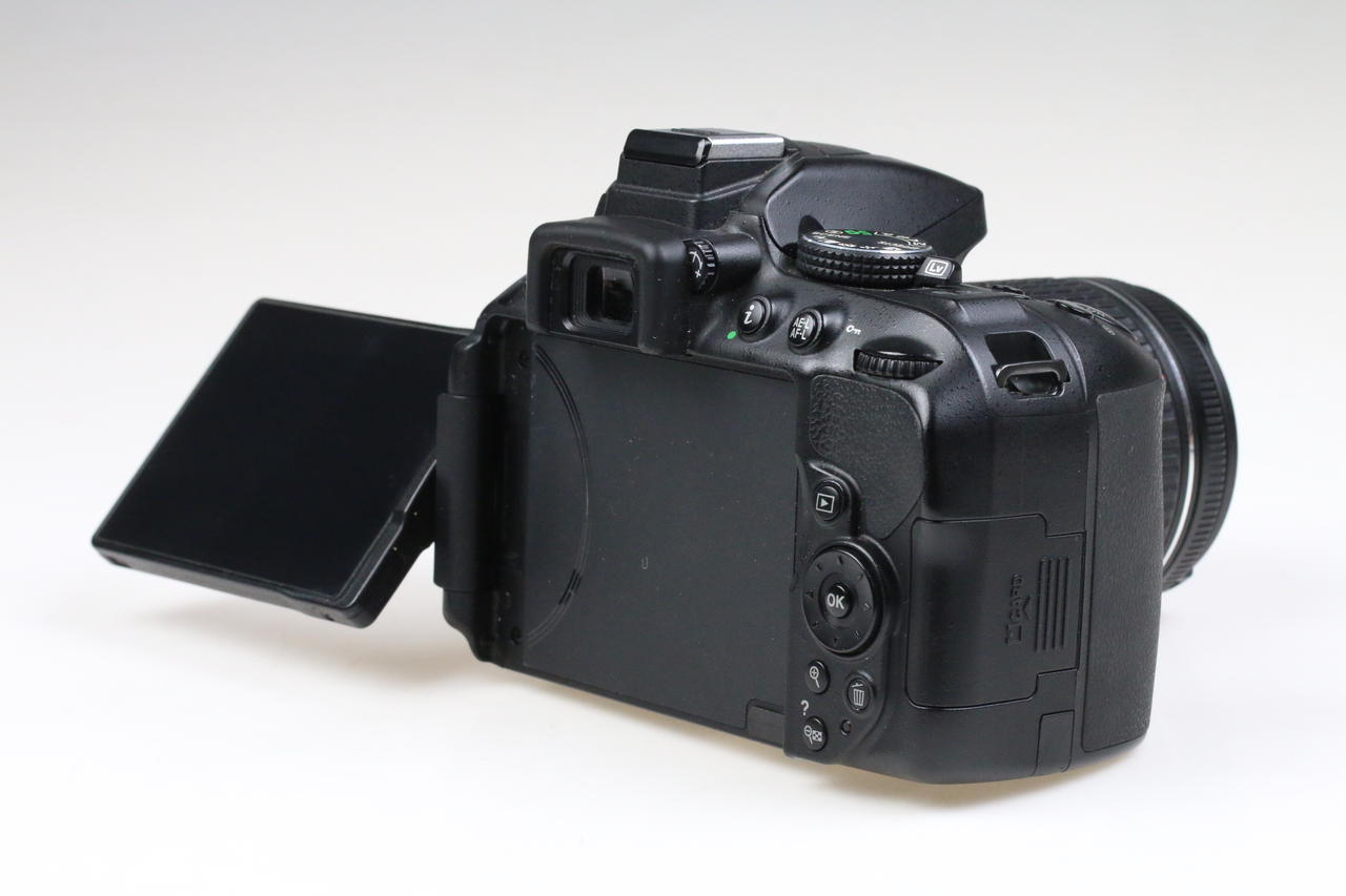 Nikon D5300 mit AF-P DX 18-55mm f/3,5-5,6 VR - #9732801