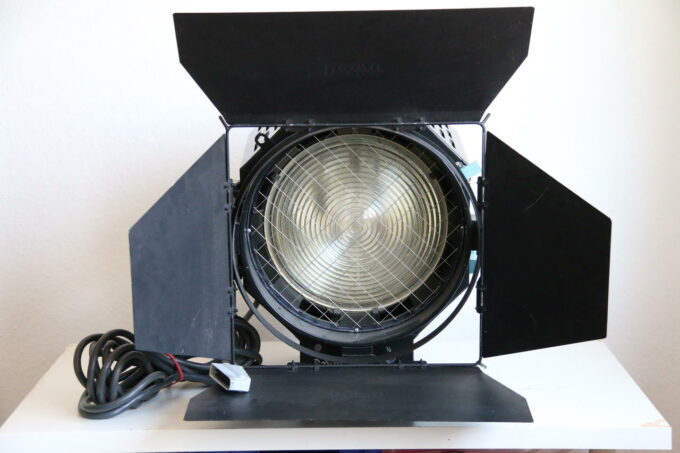 Broncolor Fresnel Spot 300 Desisti