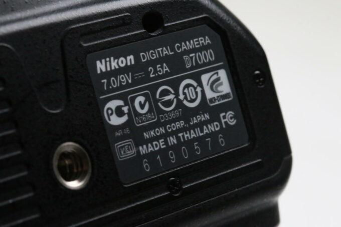 Nikon D7000 DSLR mit Zubehörpaket - #6190576