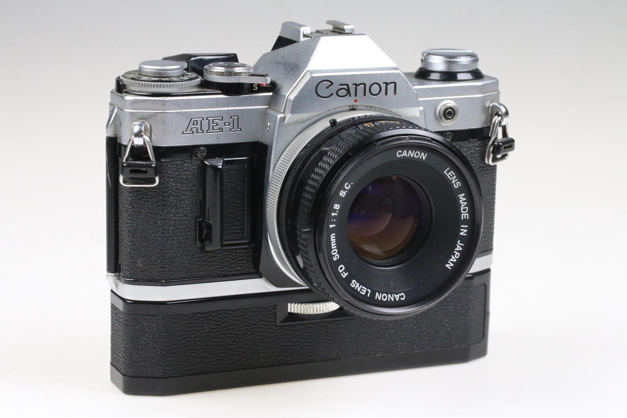 Canon AE-1 Gehäuse mit FD 50mm f/1,8 S.C. - #2180898