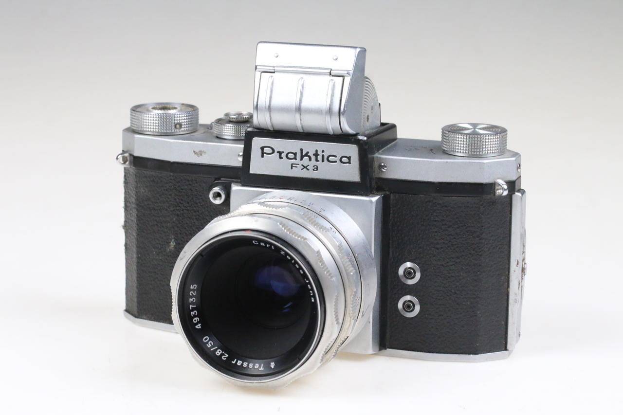 Praktica FX 3 mit Jena Tessar 50mm f/2,8 - #282144