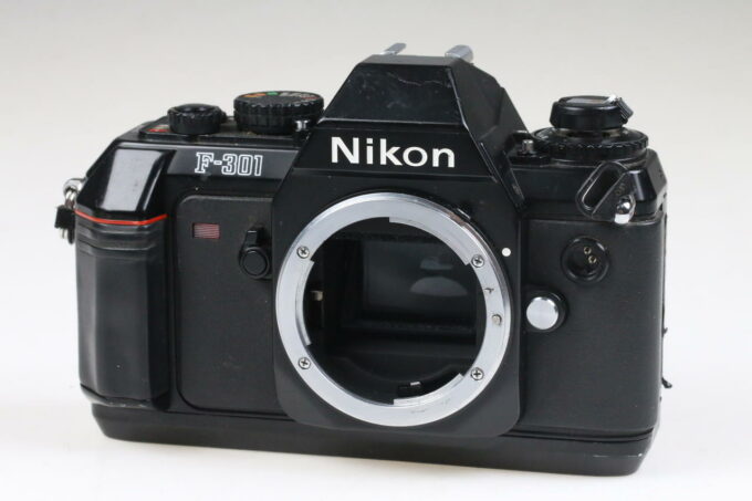 Nikon F-301 Gehäuse - #2312359