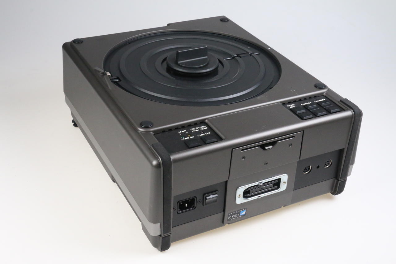 Hasselblad PCP80 6x6 Diaprojektor mit 150mm f/3,5 Zeiss Planar