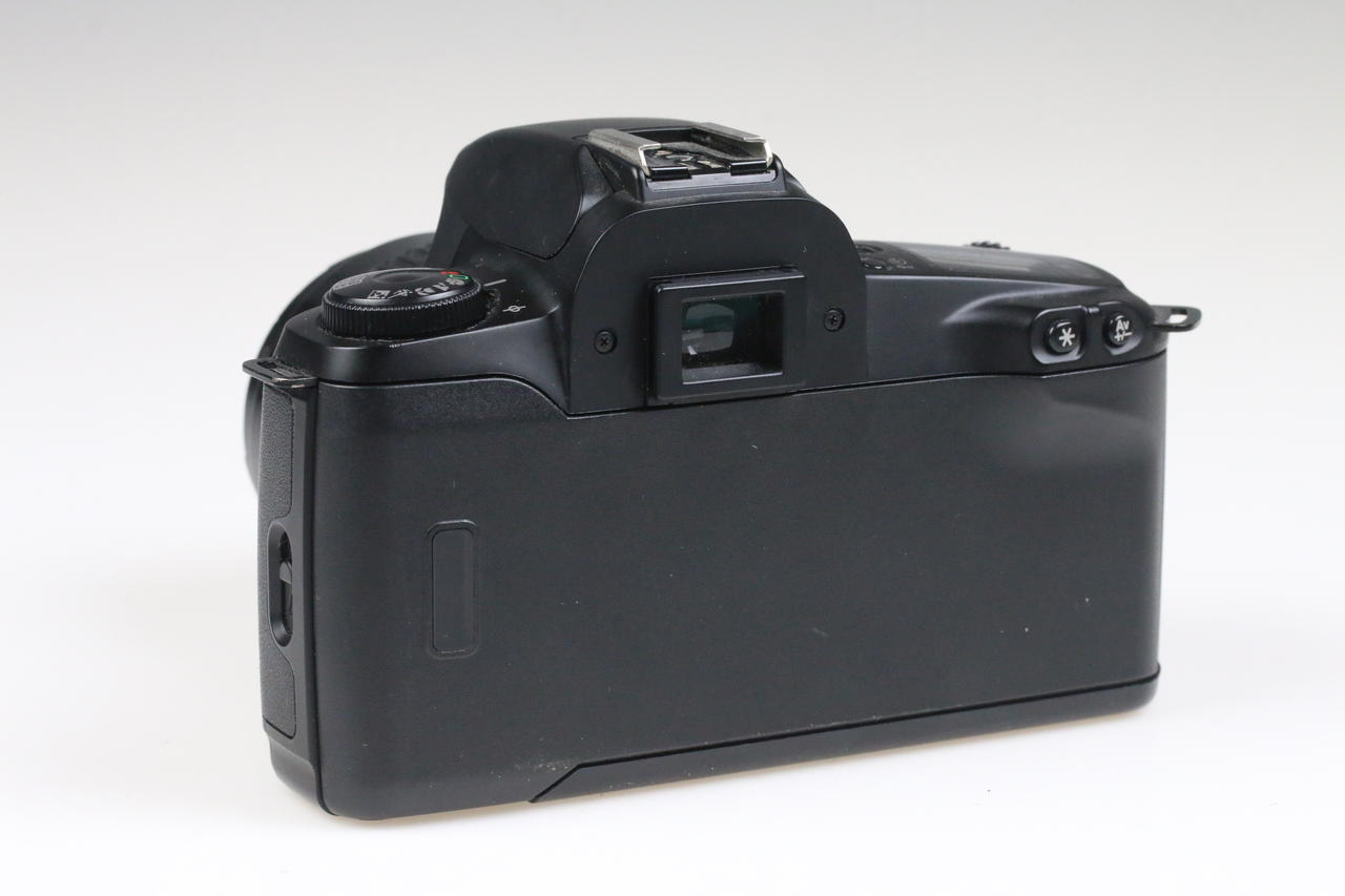 Canon EOS 500N mit EF 35-80mm f/4,0-5,6 II - #050815