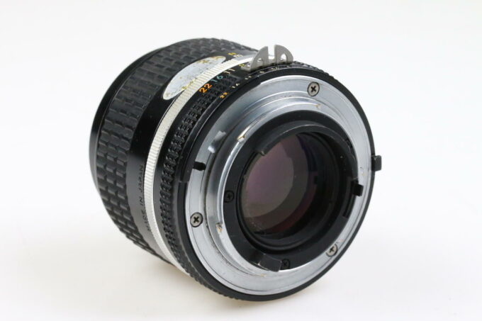 Nikon MF 85mm f/2,0 AI-S - #273615