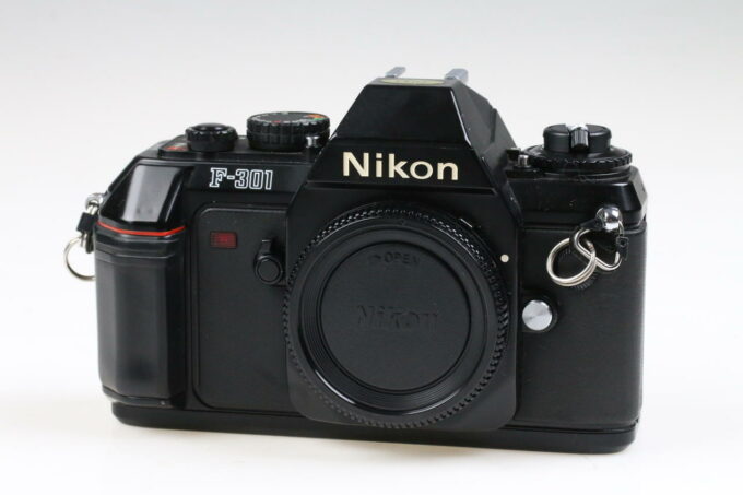 Nikon F-301 Gehäuse - #3339001