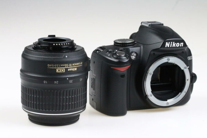 Nikon D3000 mit AF-S DX 18-55mm f/3,5-5,6 G VR - #6888050