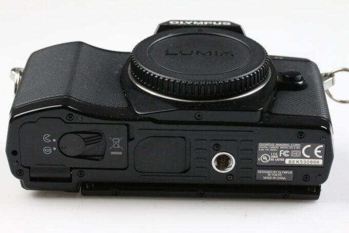 Olympus OM-D E-M5 - #BEK530866