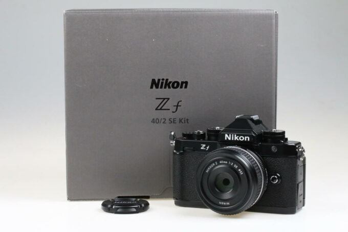 Nikon Z f + Z 40mm 2,0 SE Schwarz / Demogerät - #6009909