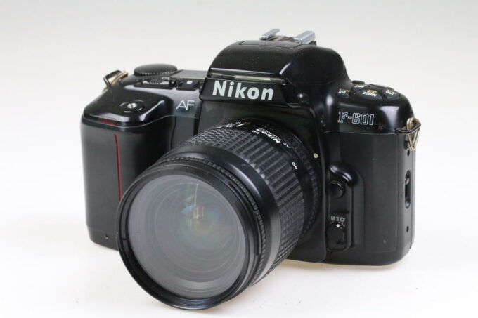 Nikon F-601 mit AF 28-70mm f/3,5-4,5 D - #2455729