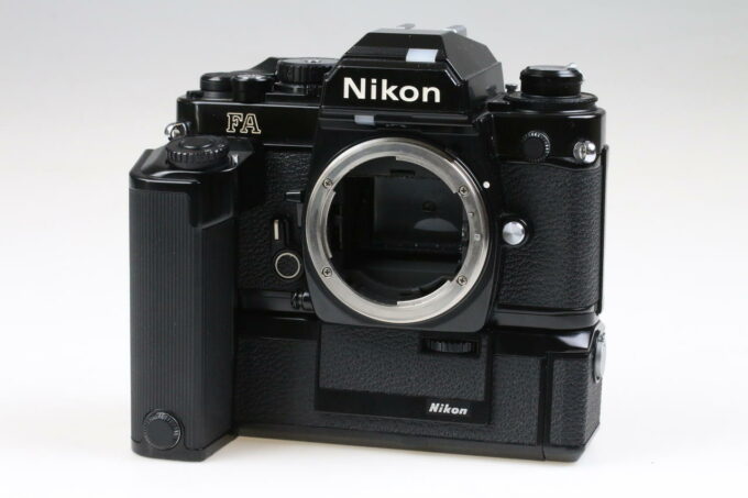 Nikon FA Gehäuse mit MD-15 - #5301435