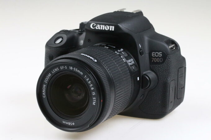 Canon EOS 700D mit EF-S 18-55mm f/3,5-5,6 IS STM - #153032012549