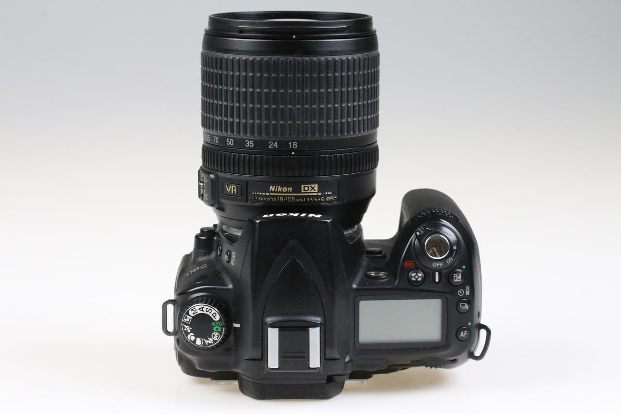 Nikon D90 mit AF-S DX 18-105mm f/3,5-5,6 G ED VR - #6801861
