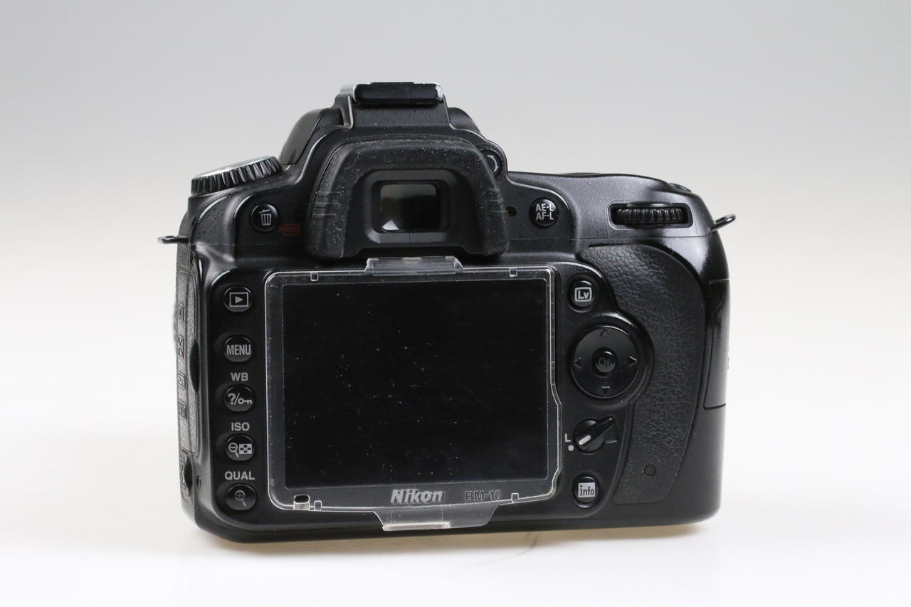 Nikon D90 mit AF-S DX 18-105mm f/3,5-5,6 G ED VR - #6801861