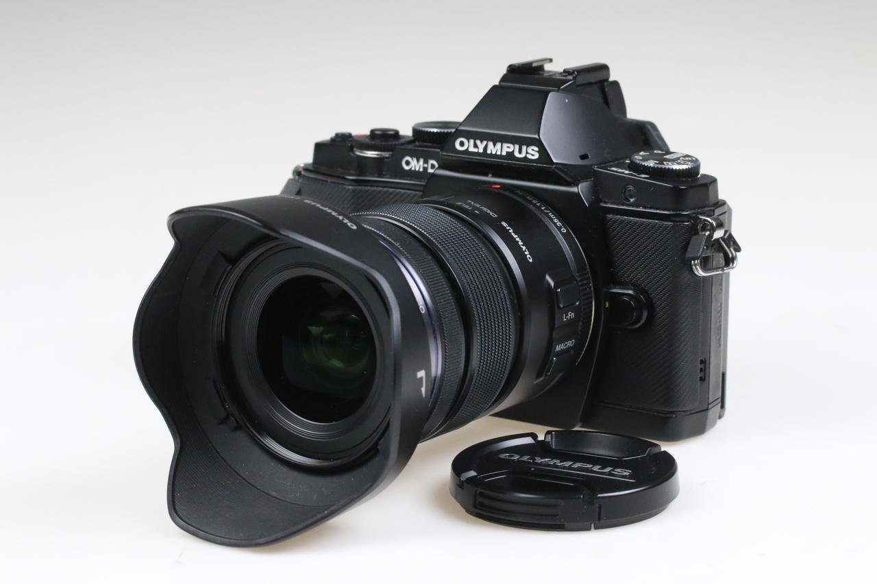 Olympus OM-D E-M5 mit ED 12-50mm 3,5-6,3 EZ - #BEK503476