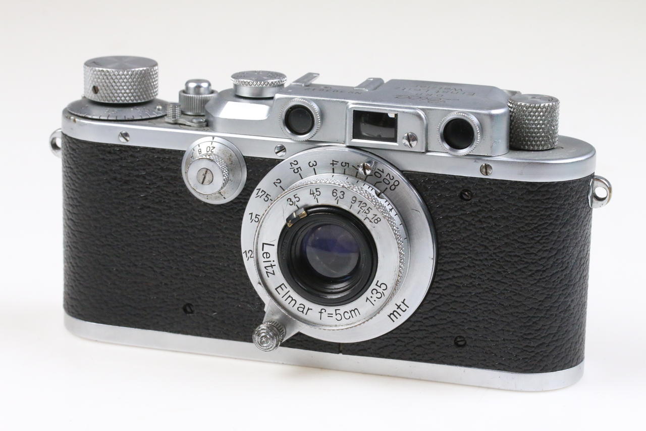 Leica IIIa mit Elmar 5cm f/3,5 / BJ 35 - #303617