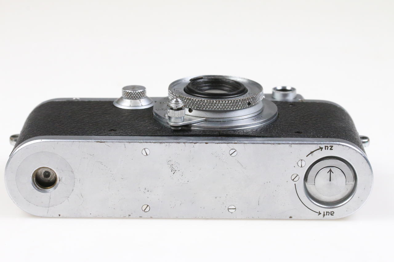 Leica IIIa mit Elmar 5cm f/3,5 / BJ 35 - #303617