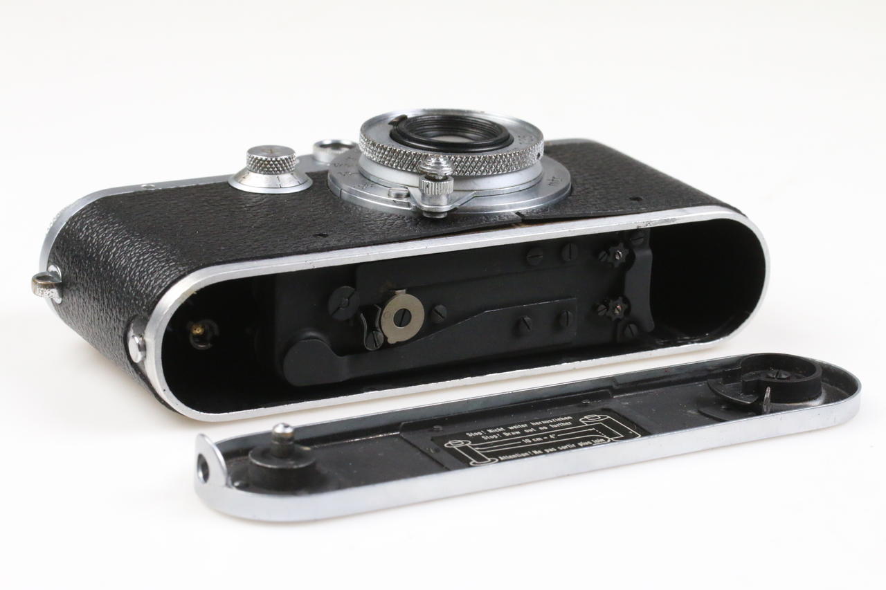 Leica IIIa mit Elmar 5cm f/3,5 / BJ 35 - #303617