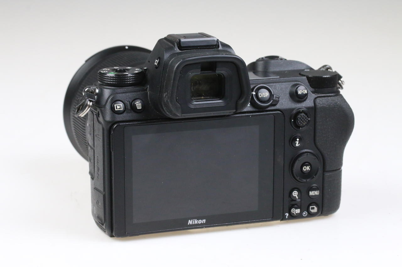 Nikon Z 6 mit Z 24-70mm f/4,0 S - #6022490