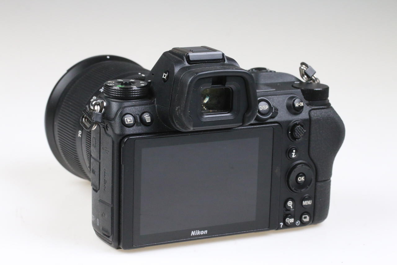 Nikon Z 6 mit Z 24-70mm f/4,0 S - #6022490