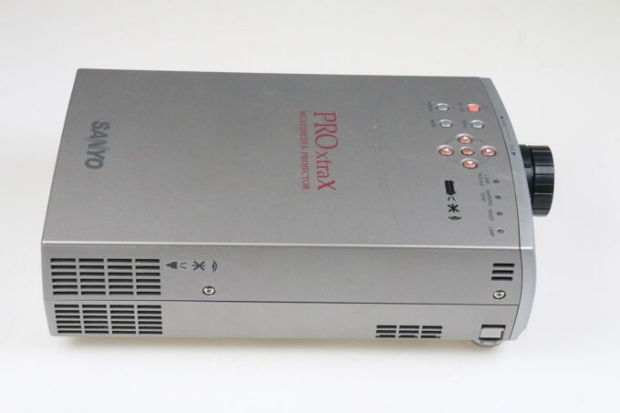 Sanyo PLC-XW10 LCD Beamer - #G1102522