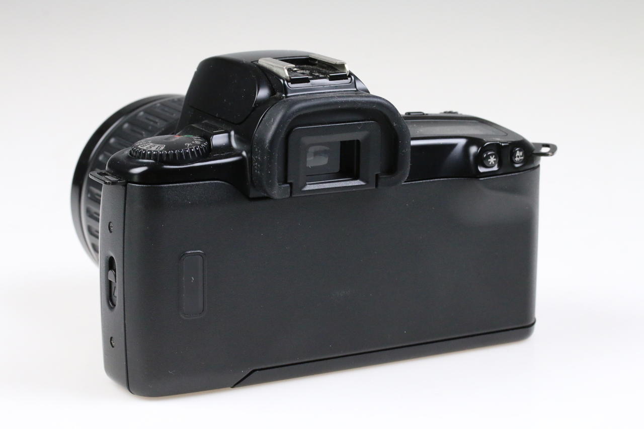 Canon EOS 500 mit EF 35-105mm f/4,5-5,6 Zoom-Objektiv - #8114676