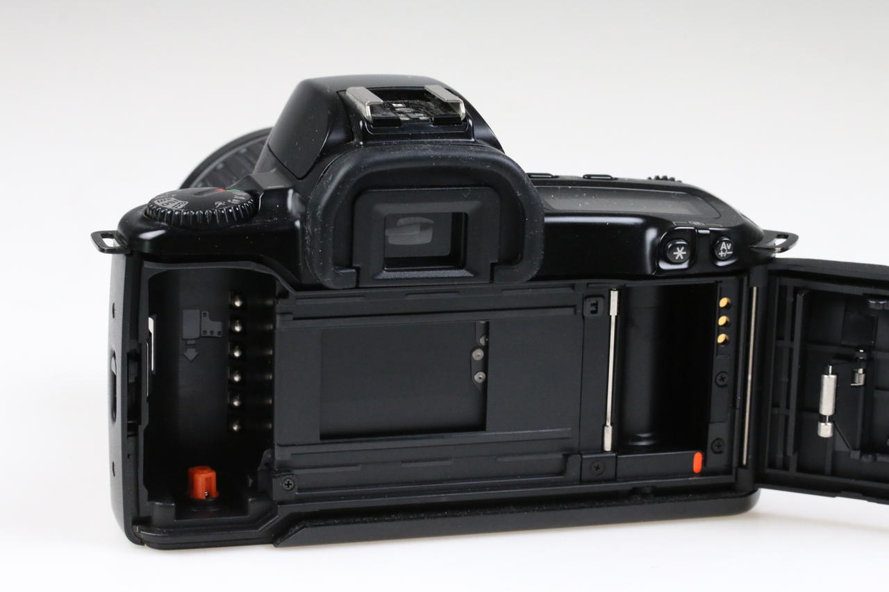 Canon EOS 500 mit EF 35-105mm f/4,5-5,6 Zoom-Objektiv - #8114676