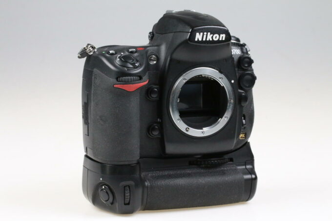 Nikon D700 Gehäuse mit Zubehörpaket - #2129293