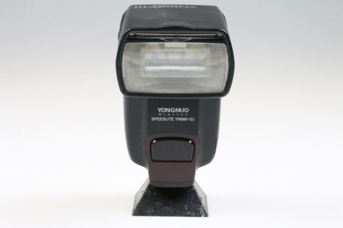 Yongnuo Speedlite YN560-III mit Mittenkontakt