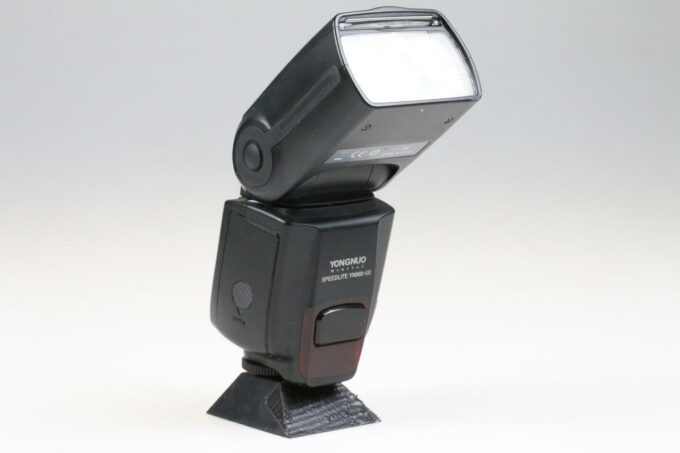 Yongnuo Speedlite YN560-III mit Mittenkontakt