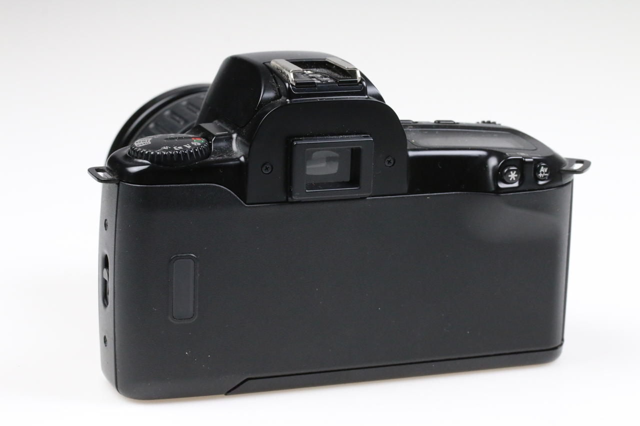 Canon EOS 500 mit EF 35-105mm f/4,5-5,6 Zoom-Objektiv - #7531386