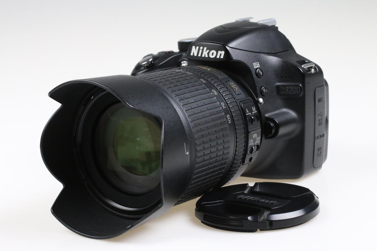 Nikon D3200 mit AF-S DX 18-105mm f/3,5-5,6 VR - #6923416