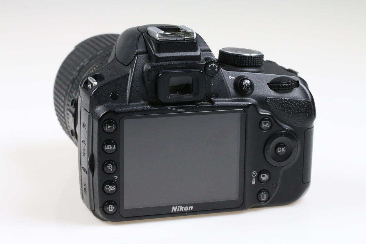 Nikon D3200 mit AF-S DX 18-105mm f/3,5-5,6 VR - #6923416