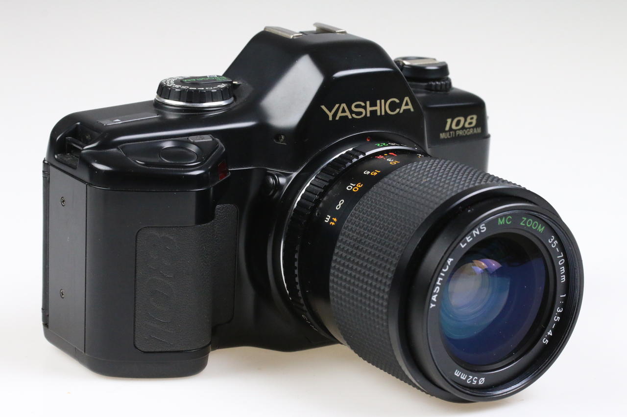 Yashica 108 Multi Program mit Yashica MC 35-70mm 3,5-4,5 - #5134365
