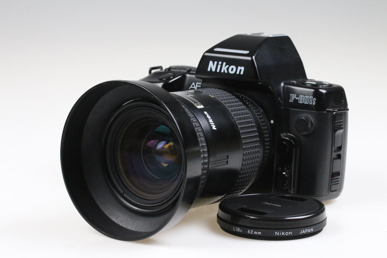 Nikon F-801s mit Nikkor AF 28-85mm f/3,5-4,5 - #3030765