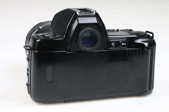 Nikon F-801s mit Nikkor AF 28-85mm f/3,5-4,5 - #3030765