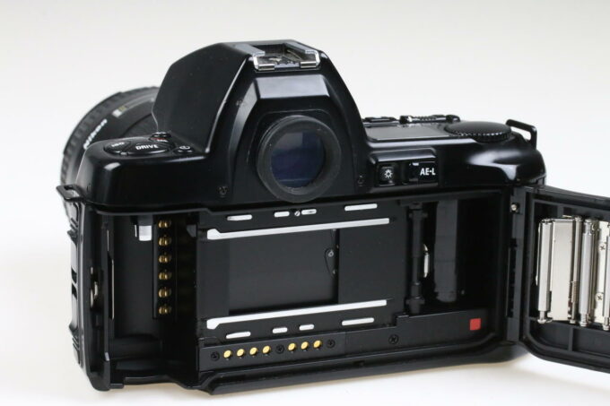 Nikon F-801s mit Nikkor AF 28-85mm f/3,5-4,5 - #3030765