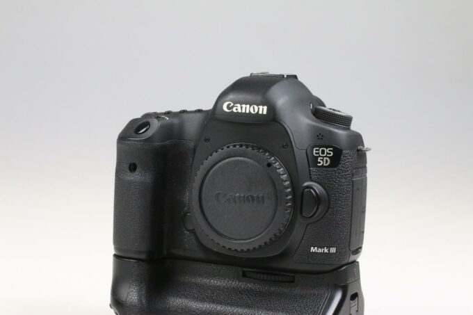 Canon EOS 5D Mark III mit Zubehörpaket - #013023002318