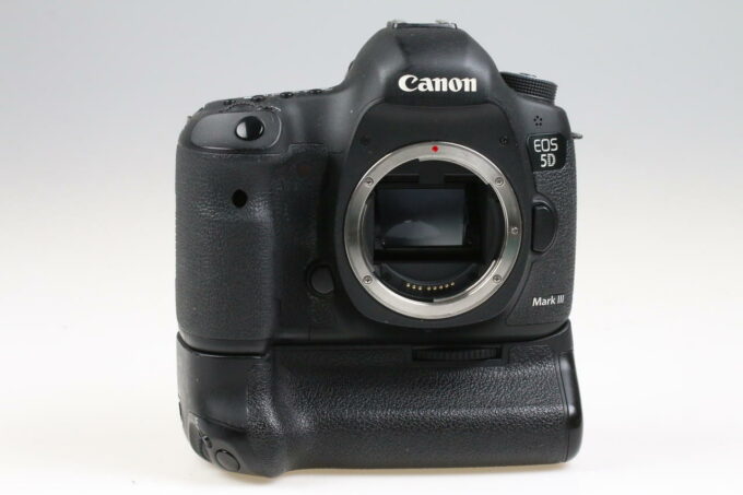 Canon EOS 5D Mark III mit Zubehörpaket - #013023002318