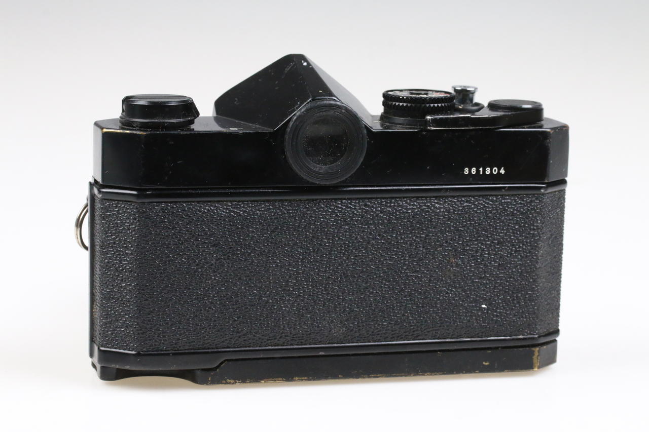 Konica Autoreflex T Gehäuse mit Hexanon 28mm f/3,5 - #361304