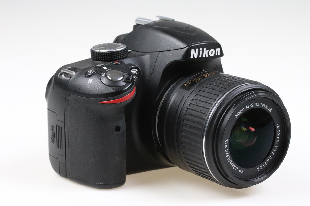 Nikon D3200 mit AF-S DX 18-55mm f/3,5-5,6 G VR II - #7492920 - Image 2