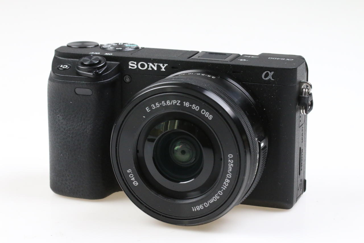 Sony Alpha 6400 mit E PZ 16-50mm OSS - #3952887