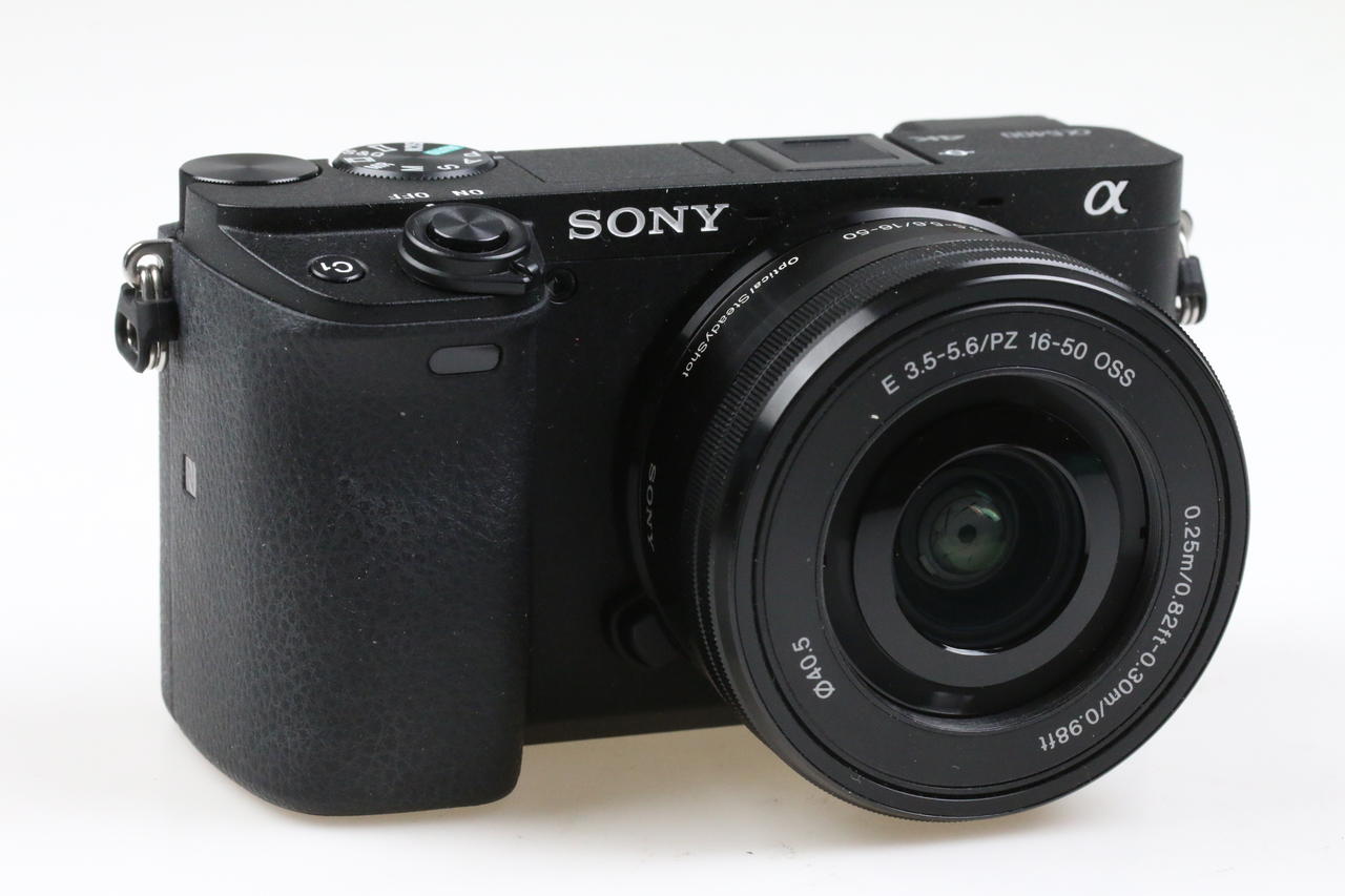 Sony Alpha 6400 mit E PZ 16-50mm OSS - #3952887