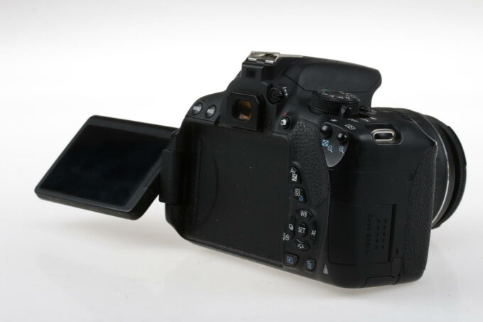 Canon EOS 700D mit EF-S 18-55mm f/3,5-5,6