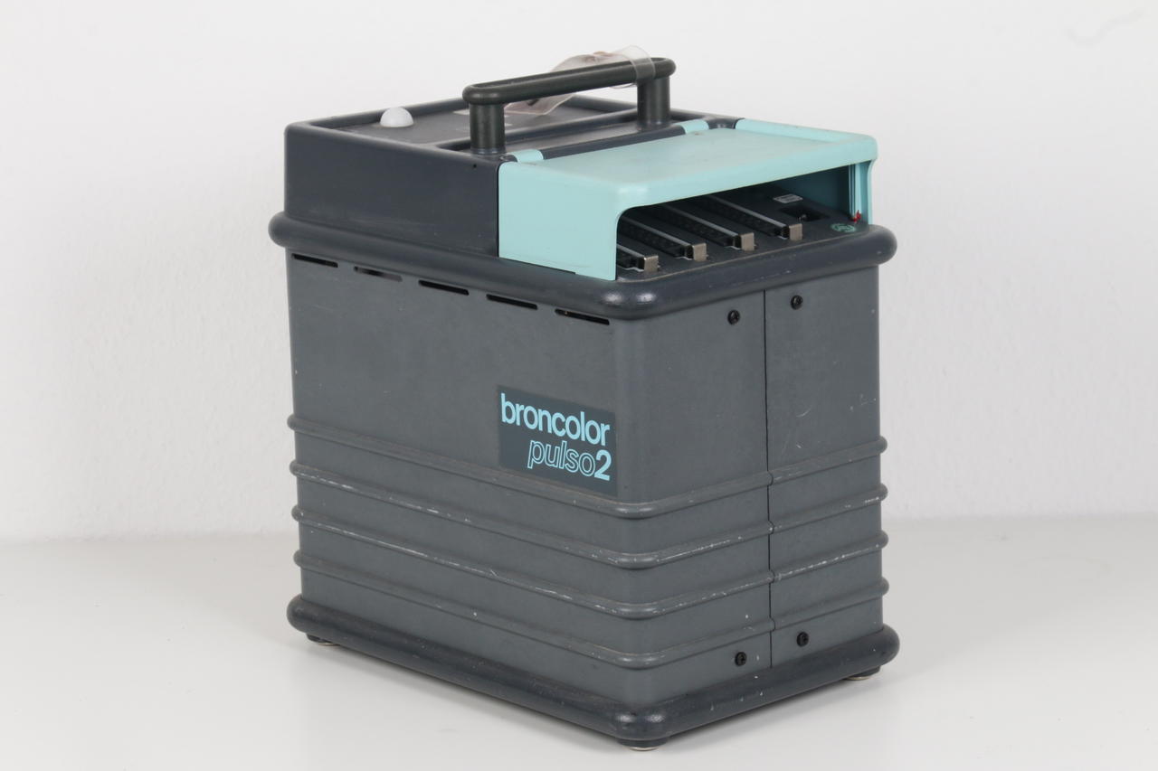 Broncolor Pulso 2 Generator - DEFEKT - Image 2