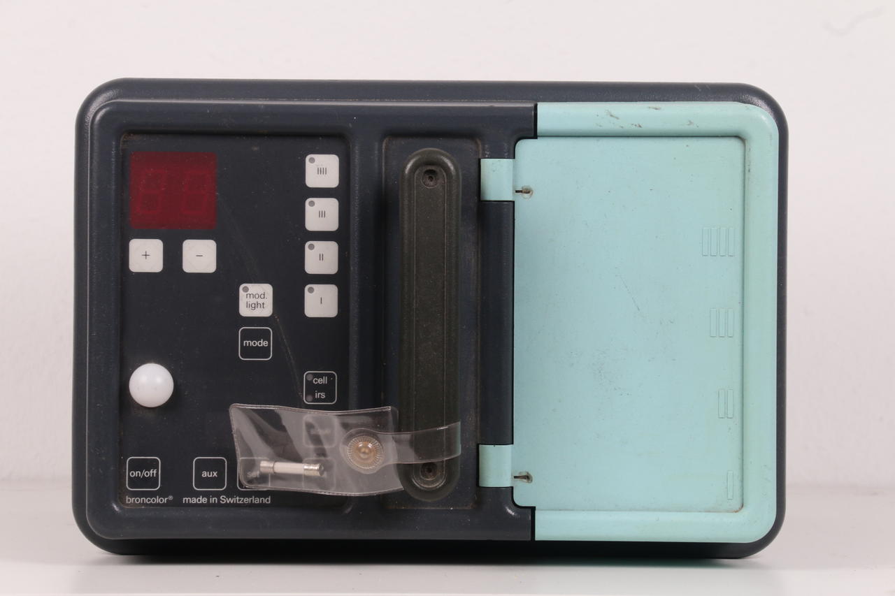 Broncolor Pulso 2 Generator - DEFEKT - Image 4