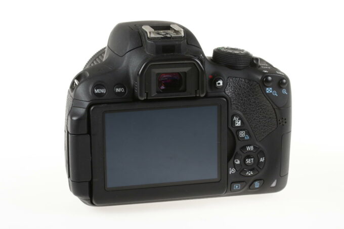 Canon EOS 700D mit EF-S 18-55mm f/3,5-5,6 IS STM - #323075046296