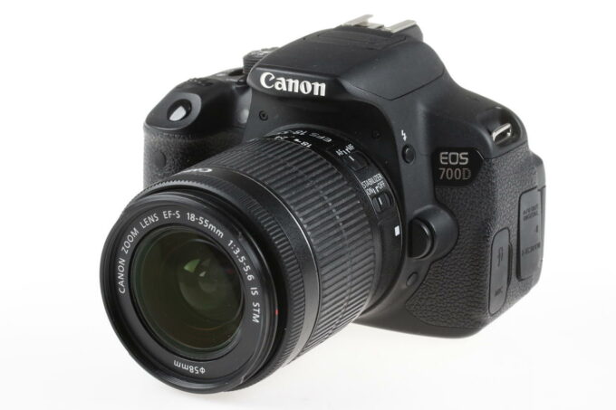 Canon EOS 700D mit EF-S 18-55mm f/3,5-5,6 IS STM - #403075025785