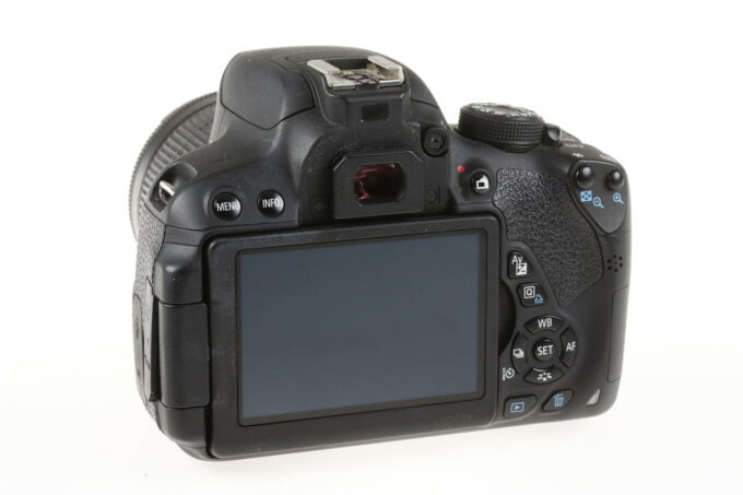 Canon EOS 700D mit EF-S 18-55mm f/3,5-5,6 IS STM - #403075025785