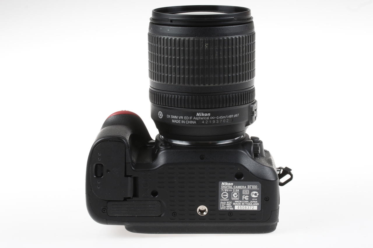 Nikon D7100 mit AF-S DX 18-105mm f/3,5-5,6 VR - #4508372